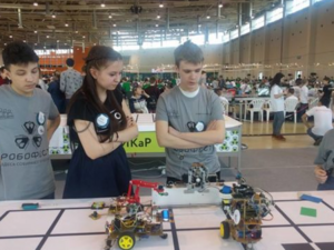 LEGO Education наградила победителей робототехнических соревнований фестиваля Profest