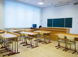 В ХМАО пожаловались на принуждение учителей к уборке остановок